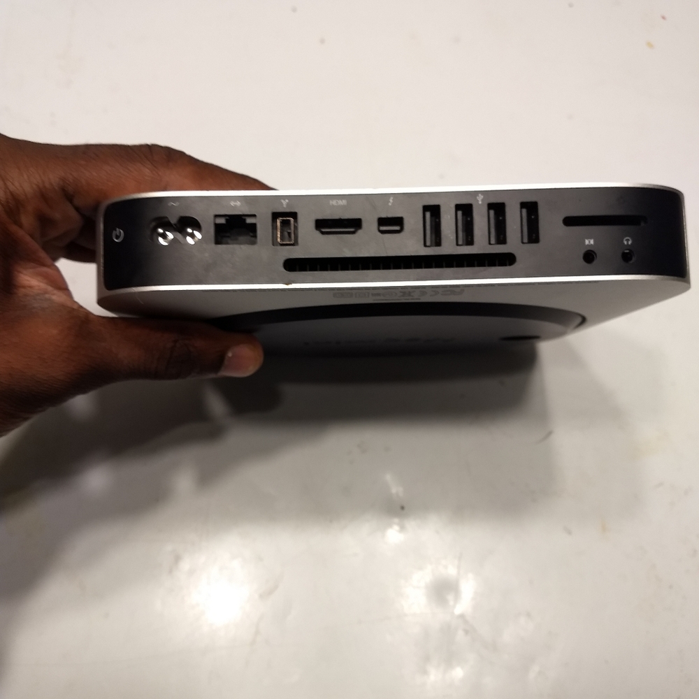 Apple Mac Mini Desktop - Picture 3 of 5